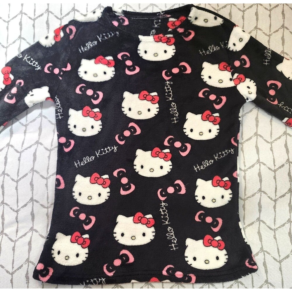 Hello Kitty Hearts Print Womens Plush Fleece Long Slv Top Shirt - Large (22 PTP)